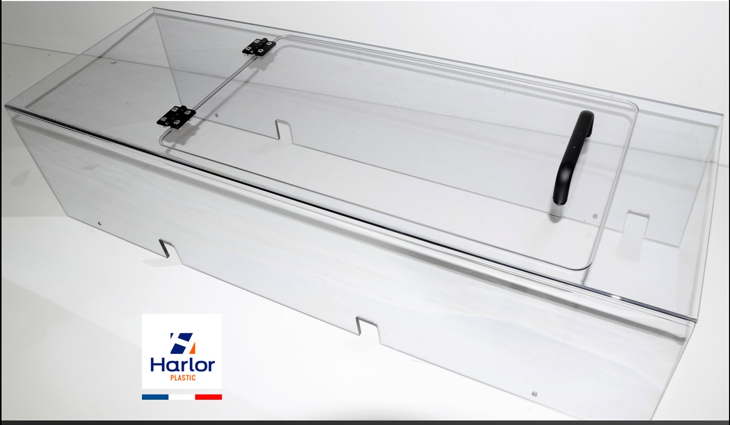 HARLOR PLASTIC CARTER EN PLATIQUE INCASSABLE AVEC TRAPPE D'ACCES SUR CHARNIERE